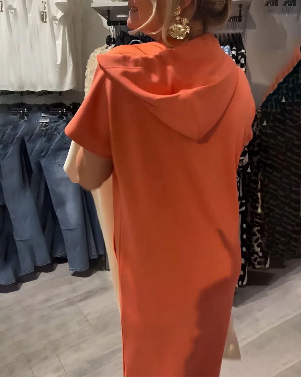Sásquia - Vestido casual com capuz - Image 9