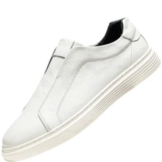 Sapatos clássicos de couro slip-on